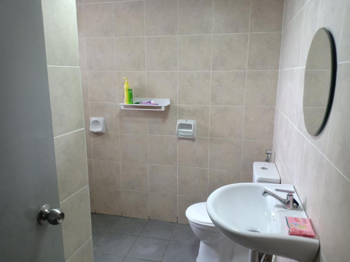 Dg Homestaymuslim Putrajaya - Near Alamanda Buitenkant foto